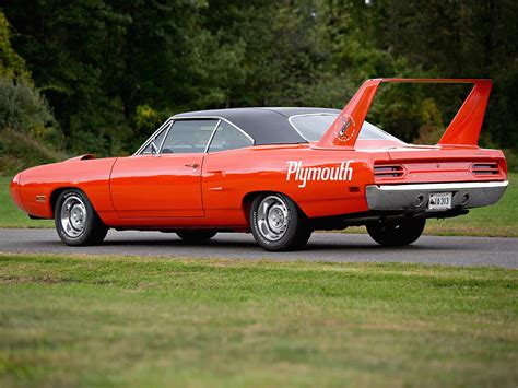 plymouth road runner daytona.